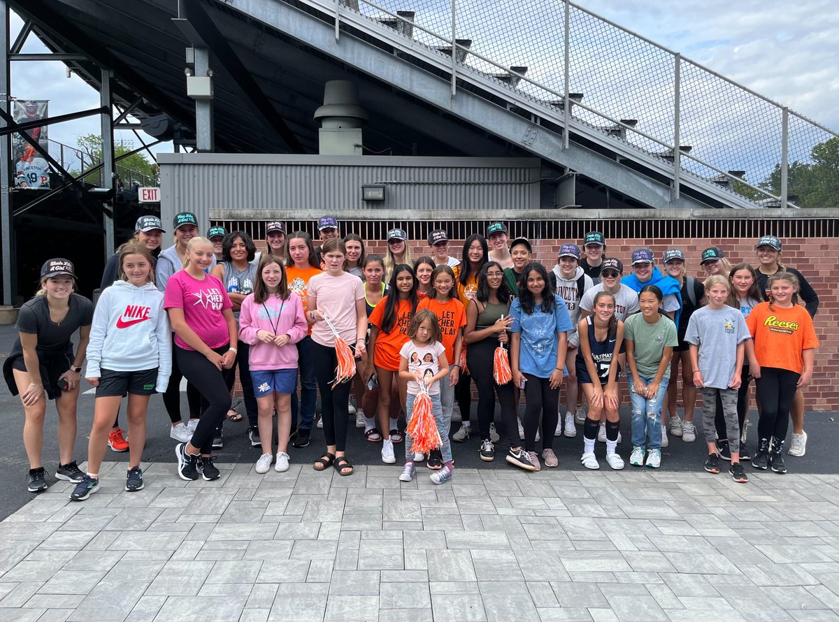 TigerFH's tweet photo. Awesome to have @Let_Her_Play at Bedford Field today. Thanks to @PWIH for hosting. https://t.co/RcUO24YInq