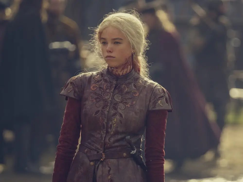 vasilisonka's tweet photo. harwin strong being fascinated with rhaenyra targaryen since she walked in there drenched in blood 

harwin strong clearly amused when he saw that princess sneaked out dressed as a boy

harwin strong dancing with rhaenyra and carrying her out of the chaos 

in this essay i will- https://t.co/uNPe6XZVgH