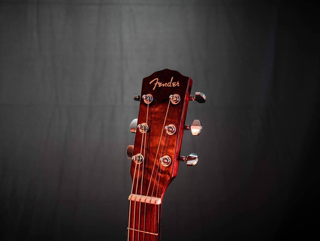 mrtnway's tweet photo. Take the fire from my belly and the beat from my heart. 

#muisc #guitar #acousticguitar #photography #photooftheday #warmup #autumnvibes🍁 https://t.co/LBAv1Db9J9 https://t.co/YqG82I2k5Z
