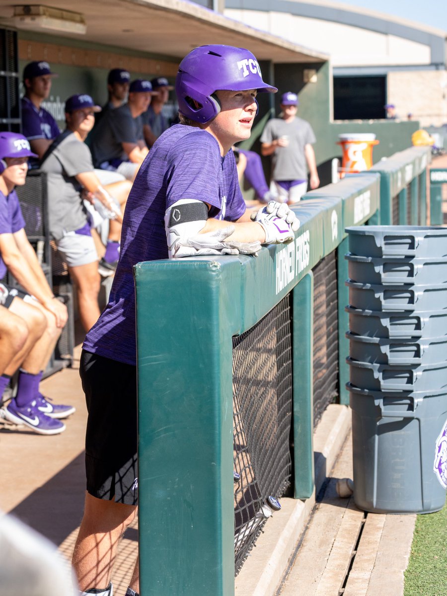 TCU_Baseball's tweet photo. 🥳Happy Birthday to our freshman outfielder Marshall Lipsey! 

#FrogballUSA | #GoFrogs https://t.co/pZoevNYpws