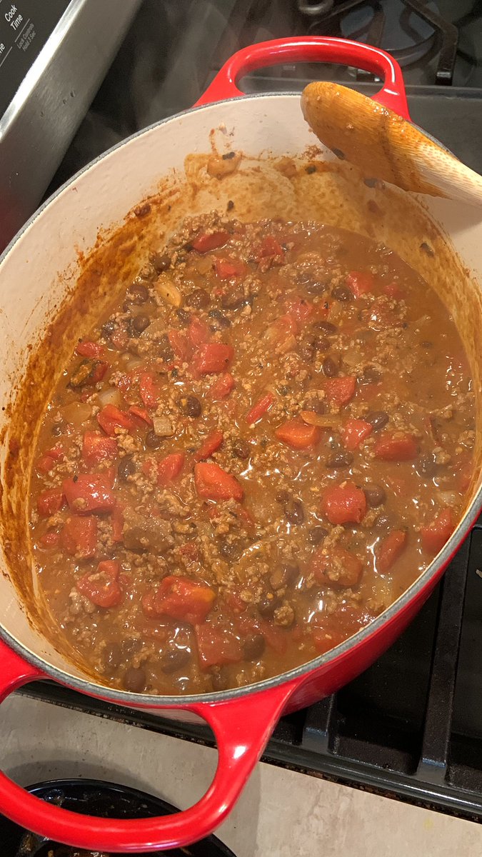 GarrickEnns's tweet photo. I’m eating this whole pot of chili if the Bears win @BarstoolBigCat https://t.co/spXDLqVKsA