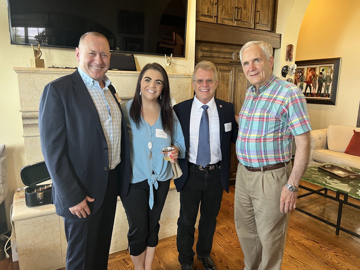 Reception for ⁦<a href="/RepLloydDoggett/">Lloyd Doggett</a>⁩ thanking him for his support of occupational therapy ⁦<a href="/AOTAIncPR/">AOTA News & PR</a>⁩ ⁦#occupationaltherapy #advocating4OT2022