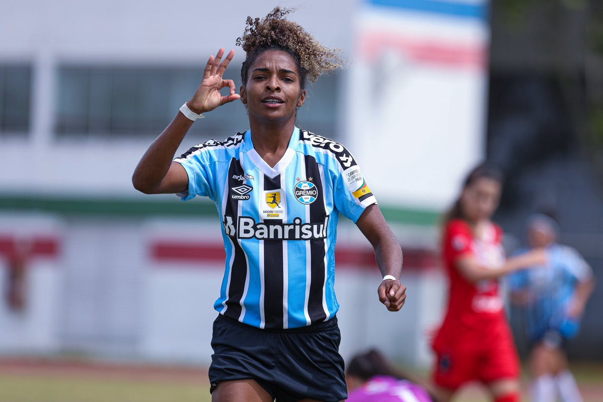 HAT TRICK ✅
Estreia✅
Vitoria✅
Obrigado meu Deus por tudo!🙏🏾💙
