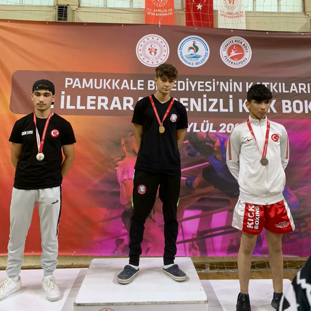 Denizli'de düzenlenen iller arası 60 kilo Yıldızlar Kick Light'de 
1. Metehan Derdiyok 
60 kilo gençler Low Kick'de
1. Orhan Kayhan Derdiyok olmuştur. Öğrencilerimizi tebrik ediyoruz.
<a href="/bahcesehir_k12/">Bahçeşehir Koleji</a> @dagozlem  <a href="/TrkErsen/">Ersen Türk</a> <a href="/CemaliYahya/">Yahya Cemali</a> <a href="/ozgeeasln/">Özge ASLAN</a>