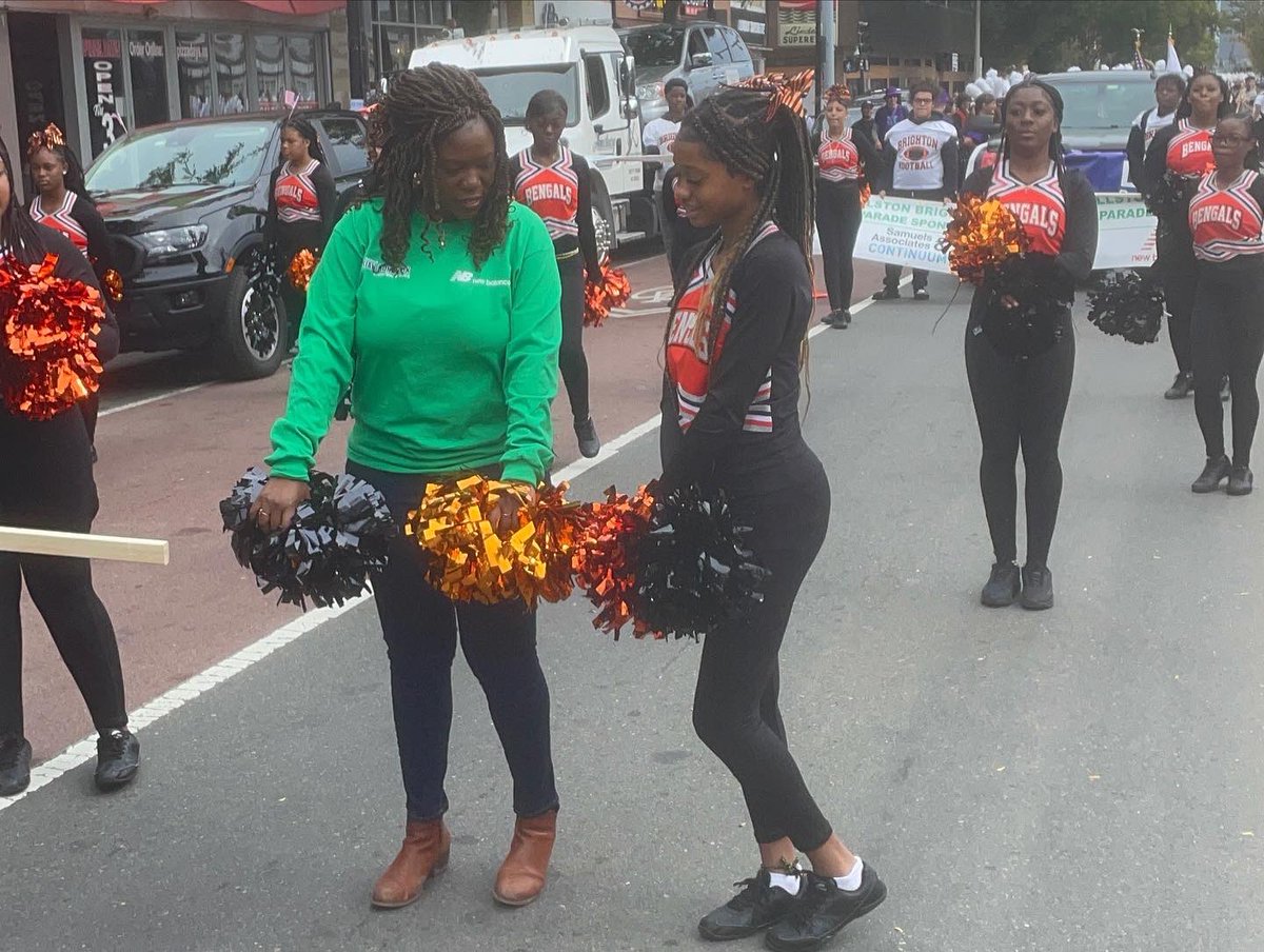 Ruthzee's tweet photo. Great day to be in #Allston &amp; #Brighton for the Brian Honan 5K &amp; the Allston-Brighton parade! https://t.co/d1TKxWoNhc