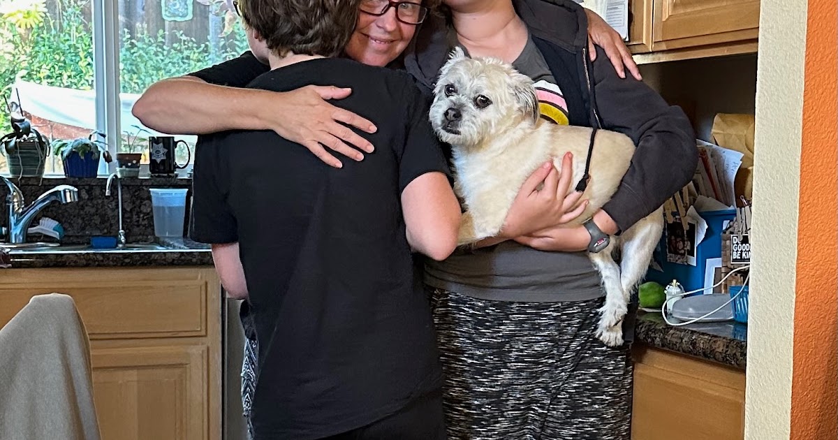 KevinWGrossman's tweet photo. GOTG: Being More Emo — So proud of our BhivePower! Our teen girls know that being more emo is the way to go and to not minimize others who are, or who aren't. #family #love #mentalhealth #emotions #vulnerability #BhivePower https://t.co/sLkhorB0Xd https://t.co/gxWNOeFE2n