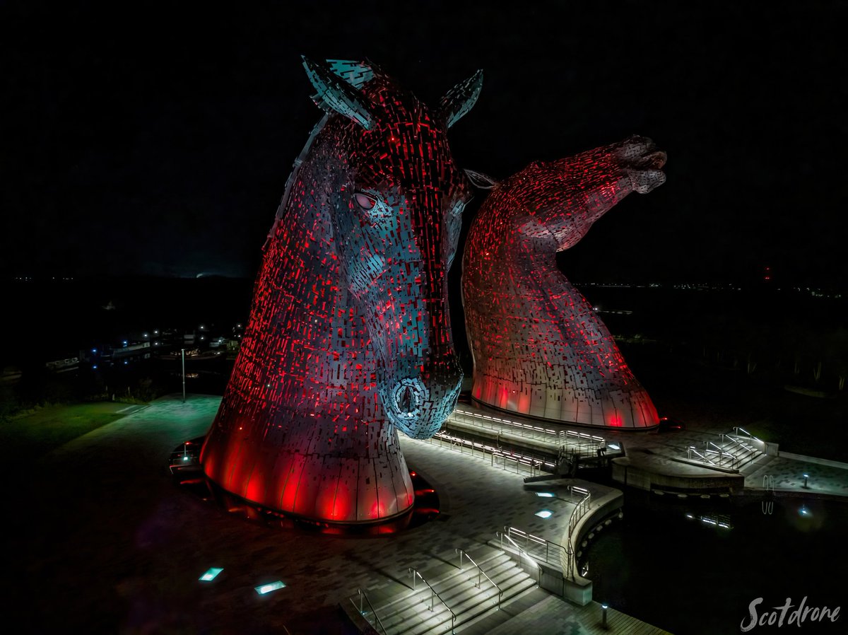 scotdrone's tweet photo. The Kelpies are always REDdy to pose for a photo ๐๐ด๐ด๐ด๓ ง๓ ข๓ ณ๓ ฃ๓ ด๓ ฟ #kelpies #thekelpies #falkirk #visitfalkirk #scotland #visitscotland #andyscott #scottishcanals #canalmagic https://t.co/fQdxXQ4l1a
