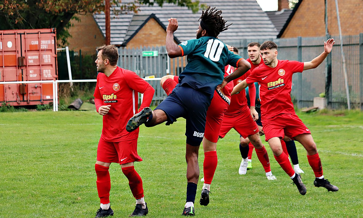 RobCurrell's tweet image. Yesterday @kosinw_ in action against @SleafordTownFC for @TheHighwayMen_ 
@duncan_dunc827 @Steffgusto @nathananthony10 @RhuleDennis @MarblesRadio @NonLeagueCrowd @kosifooty @UCLFanZone @utdcos #nonleague #stepfive #grassroots #soccer #football @MickBradley9012 @GlennCo66843549
