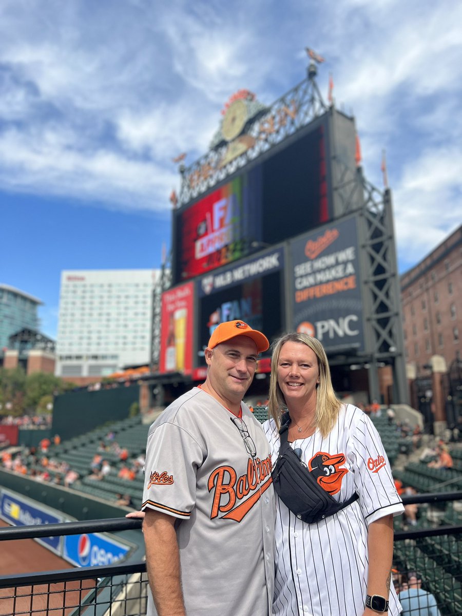 HeatherServage's tweet photo. Not the #jays game but in a pinch … @servagec4 https://t.co/cU05Rf62tX