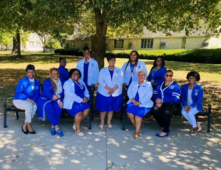 zphib_phinuzeta's tweet photo. The #PhiNuZeta Chapter representing at the @MissouriZetas #MOSLC22.
#ZetaPhiBeta #ZPhiB1920 #MWRZetas #MOZetas #STLGreeks #PHInaticWomen #FinerGradZetas #FinerWomen https://t.co/1AyZIKrCG4