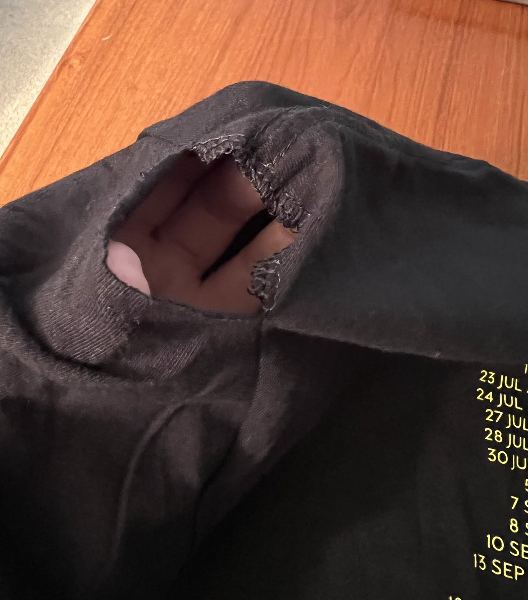 colleenumw's tweet photo. @aegpresents I bought a t-shirt at Elton John’s concert in DC yesterday and I noticed it has a hole in the shoulder - can you help me with this? https://t.co/bkejWTAt1Y