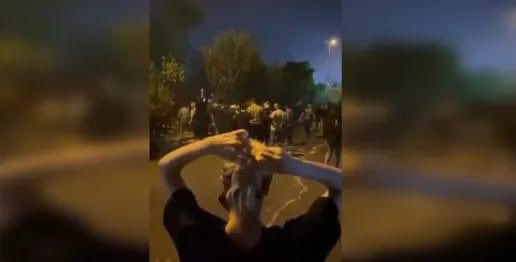 SenadPecanin's tweet photo. U Iranu je ubijena Hadis Najafi. Šest metaka u grudi, lice i vrat. Imala je 20 godina i izašla na proteste zbog ubijanja Mahse Amini. Juče je vezala kosu i odvažno krenula u borbu protiv diskriminacije, ugnjetavanja i ugrožavanja žena. Danas je ubijena. https://t.co/TdmN39S3hp