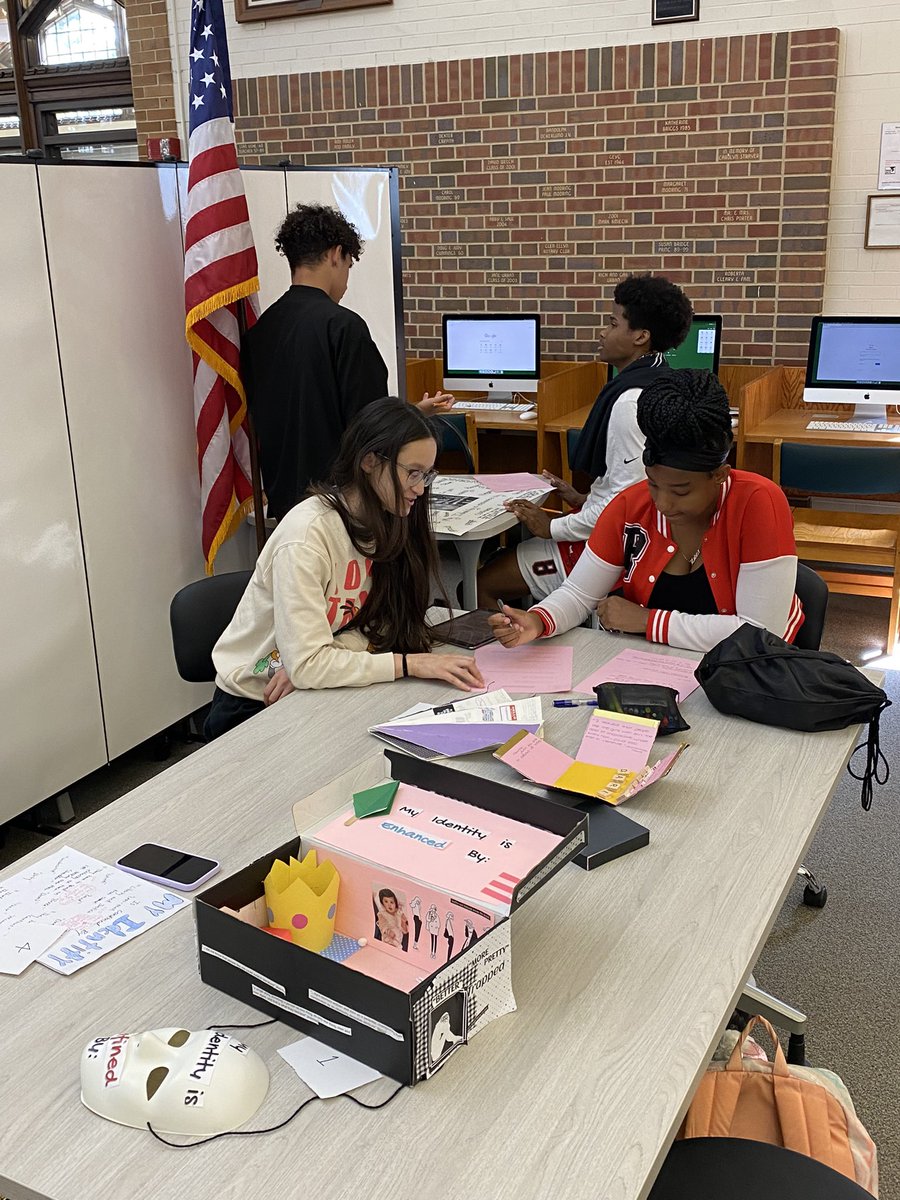 shahspacenow's tweet image. Students in my African American Experiences in Lit class had a chance to do a gallery walk of peers’ work that focused on what confines and enhances their identity. Thanks for your help @Mrs_Furukawa! @GWEnglishDept
