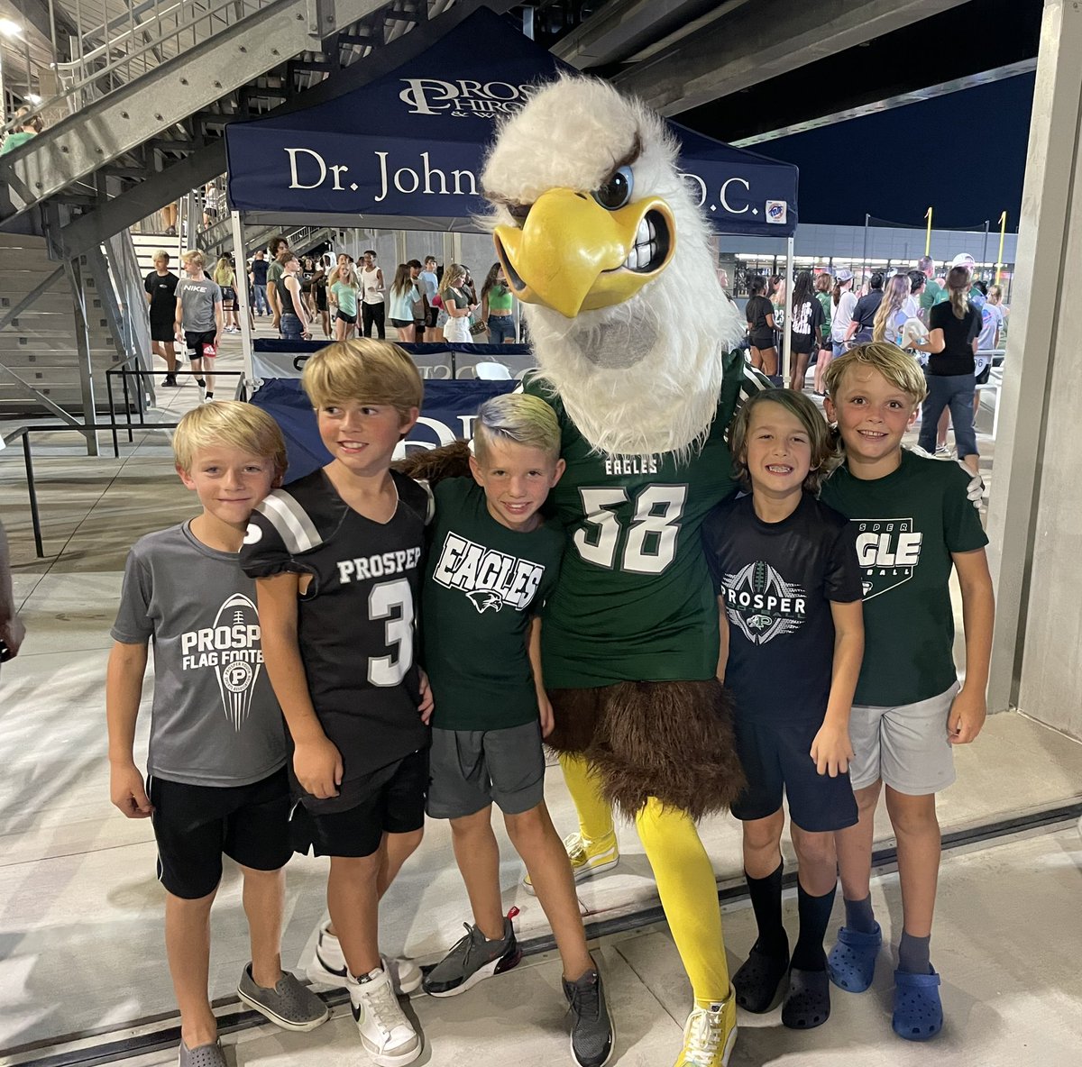 moontalker1's tweet photo. Go Eagles! @ProsperISD https://t.co/IuUT1vZwGi