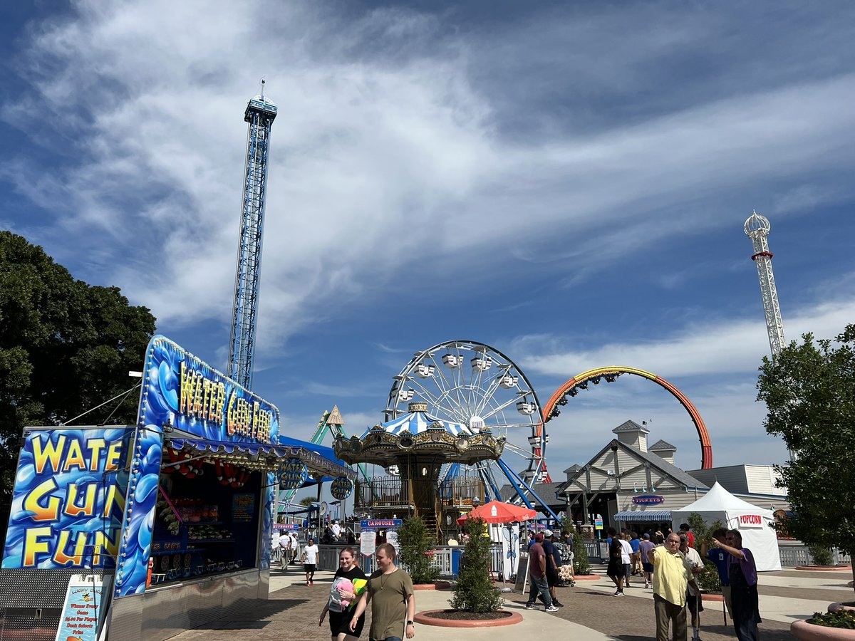stmarkhouston's tweet photo. It’s a nice, sunny day for some rides at the boardwalk! https://t.co/eglJaKUiLv