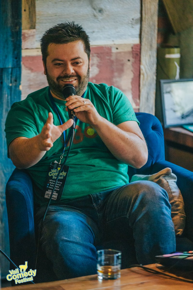 vailcomedyfest's tweet photo. #Flashback to #festivalperformer Erick Hellwig @erickhellwig #hosting his #comedypodcast @bringinthebackups @10thmtnwhiskey | https://t.co/IdXwh2nBDd | Great photos by @dude1dk 

#festivalperformers #comedytime #comedyfest #biglaughs #comedypodcasts #comedypodcaster #whiskylife https://t.co/FrE5OuzOD2