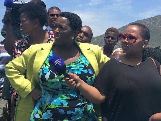 soter78's tweet photo. That guy he's wrong for abusing the lady but le jub jub le yena he's also wrong for what he did on national tv #Uyajola99 https://t.co/xPthTM3b9t