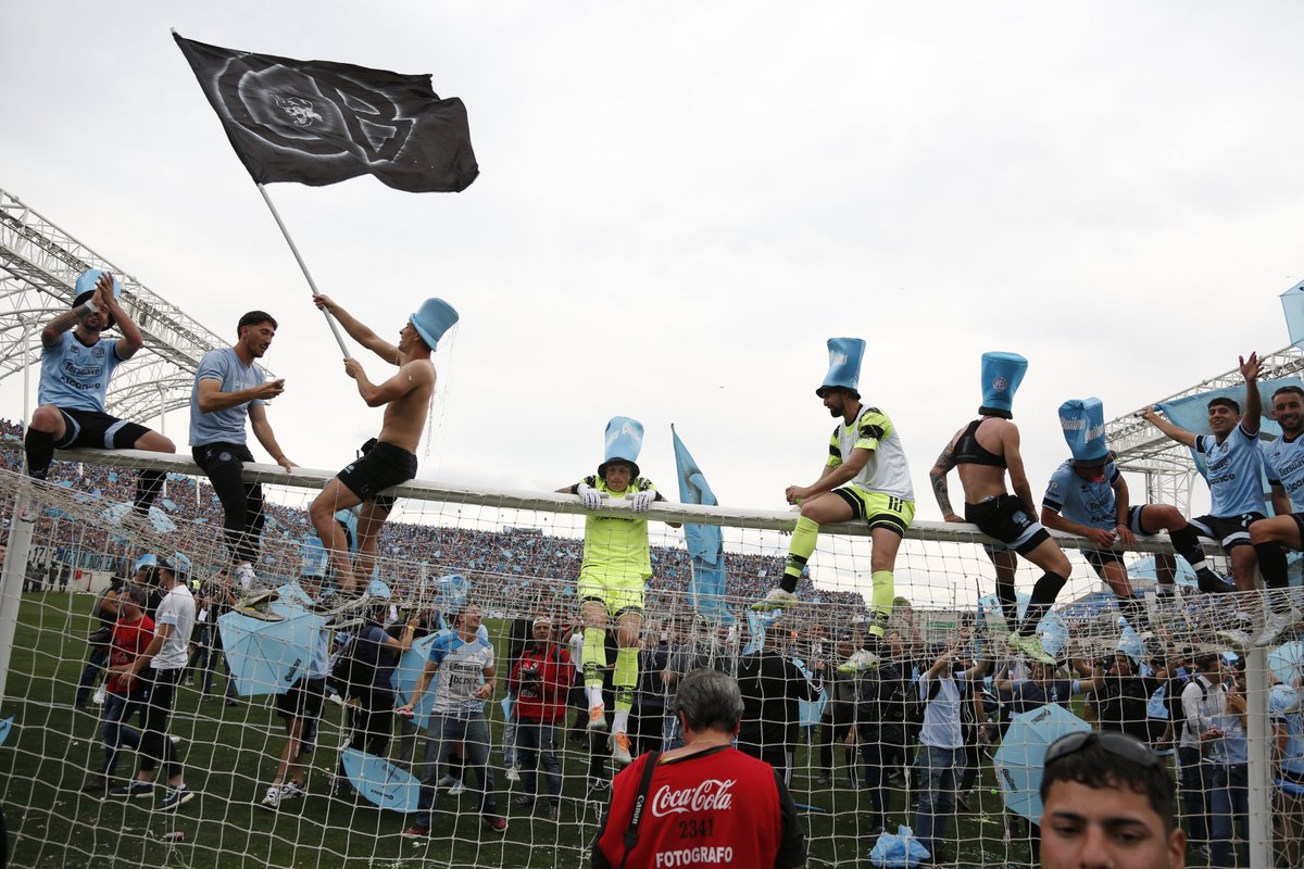 🔮¡Esa gitana loca tiró las cartas,
me dijo que Belgrano salía campeón!

#BelgranoCampeón 🏆🏴‍☠️