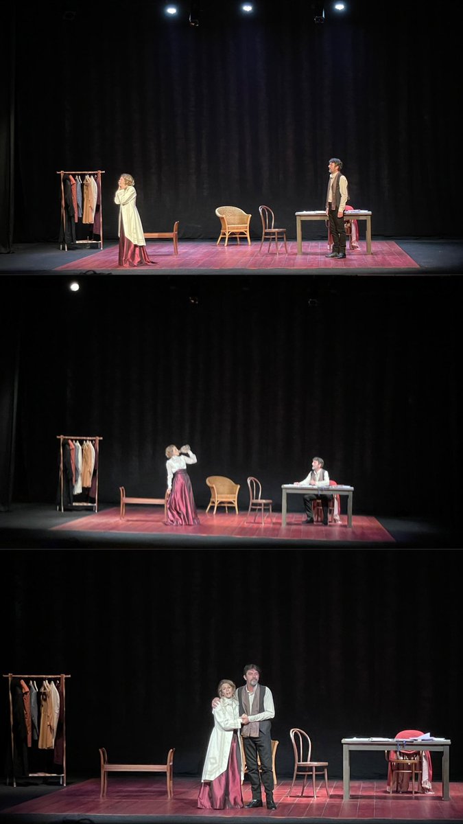 🎭 Magnífica vesprada de teatre amb l’obra ‘La teua mà en la meua’, de la companyia <a href="/IMPREBIS/">L'Om Imprebís</a> 

💕 Una bella història d’amor entre el dramaturg Antón Chéjov (Josep Manel Casany) i l’actriu Olga Knipper (Rebeca Valls).

#teatre #cultura