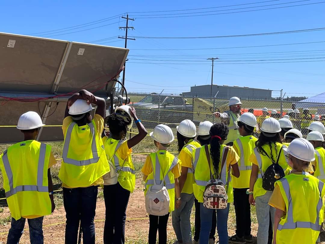 DrCathrynStout's tweet photo. 5th graders at @GrahamwoodEL extended learning beyond the  classroom by participating in the Flip the Switch on Solar Power 💡 event at the Silicon Ranch in Jackson! Thanks to @LZapataTN  and @clearloopUS, our students will not only have a brighter future but a greener one too ♻️ https://t.co/xG9XDllkRf