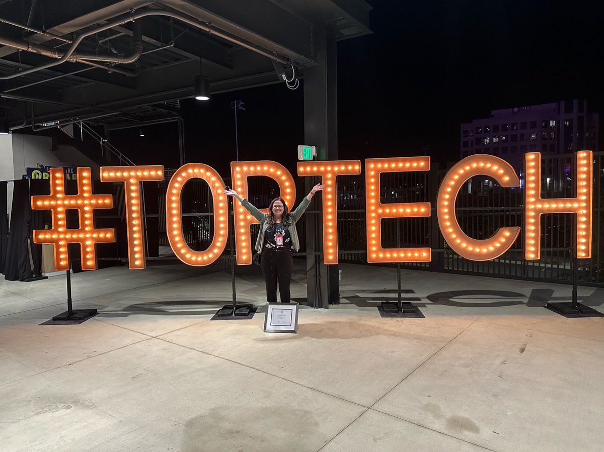 curesrock's tweet photo. 👩🏻💻Honored to win the 15th Anniversary ‘22 Top Tech Award (Public). It was an over-the-top party to celebrate the tech community! I’m proud to represent #womenintech & the awesome @NuVasiveInc team behind these achievements. 🙏🏻TYSM: @TopTechExecs @coxbusiness @CBS8 @HeatherMyersTV https://t.co/FBJKlr8lTb
