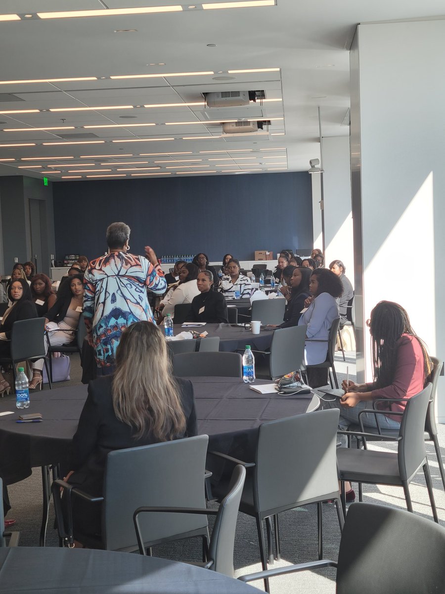 keishadhudson's tweet photo. The 13th Black Law Students Retreat sponsored by @GABWAESQ &amp; @GateCityBar was full of excellence. It was great to volunteer again irl. Thanks @DawnJonesLaw for all you do!
#LawStudents
#GivingBack https://t.co/WFbnIsyXLL
