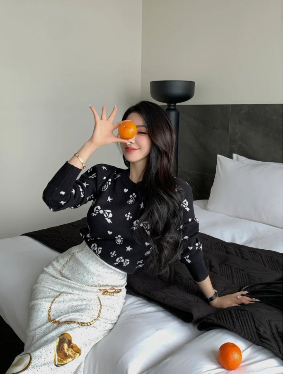 AnnaLiuaaa's tweet photo. The key to happiness is not to find a perfect person. But to find someone. Then work with him to build a perfect relationship https://t.co/9SIwer7MY8