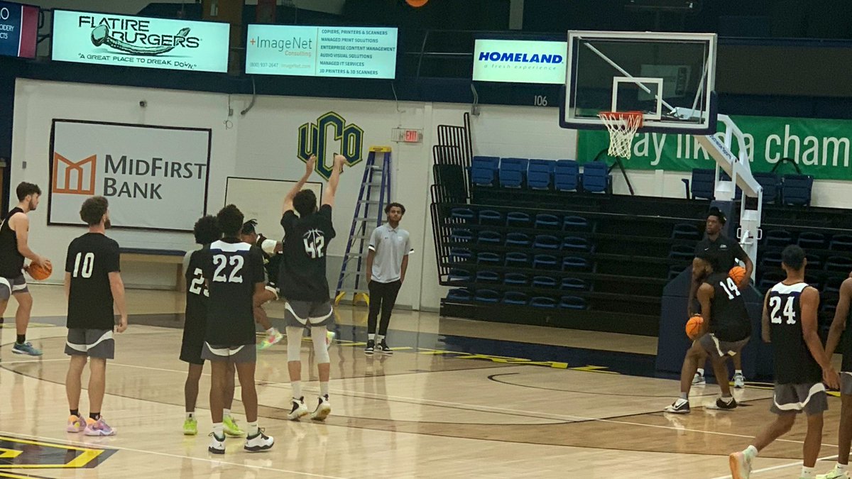 Coach Grant McCasland - North Texas State University talks Offense and how to maximize your players on Offense. 
#Toughness #Compete