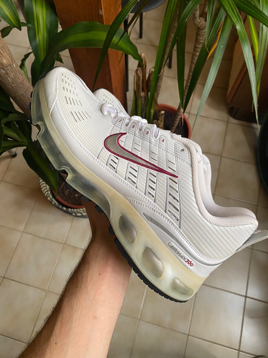 Nike Air Max 360 « Team Red »

44eu/10us/9uk available ✅

Prix : 200.00€ 

↪️ bubblemax.fr/product-page/a…