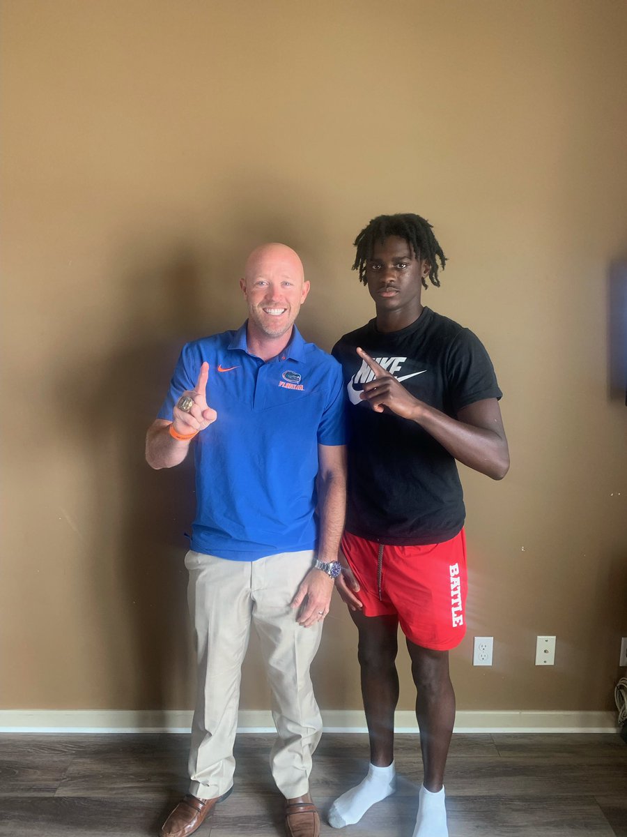 LloydJaylen's tweet photo. Had a great home visit with @TnFCoachP looking forward to my official visit! https://t.co/v7G67udC4h