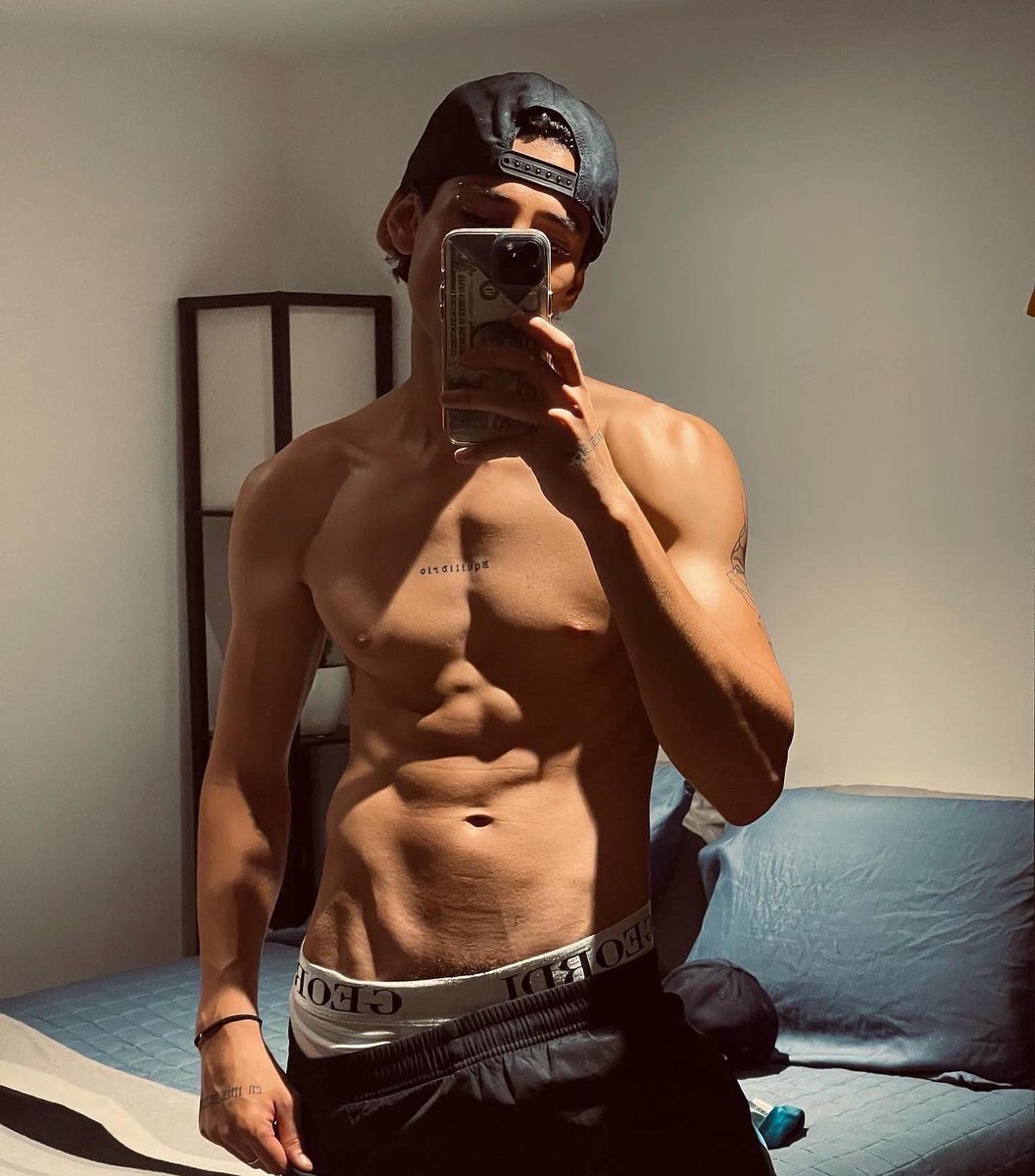 Mirror mirror 🤍
