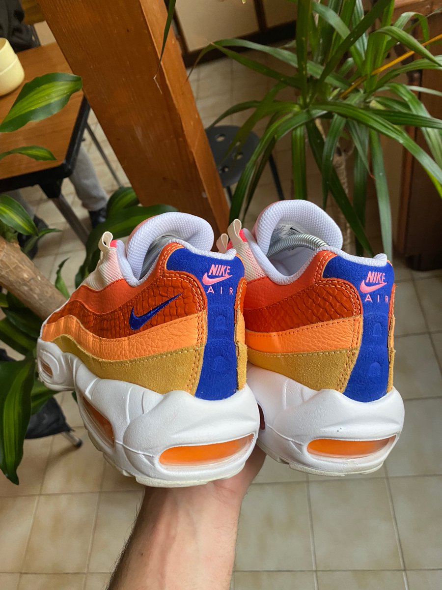 Nike Air Max 95 « Campfire »

42eu/10us/7.5uk available ✅

Prix : 130.00€ 

↪️bubblemax.fr/product-page/a…