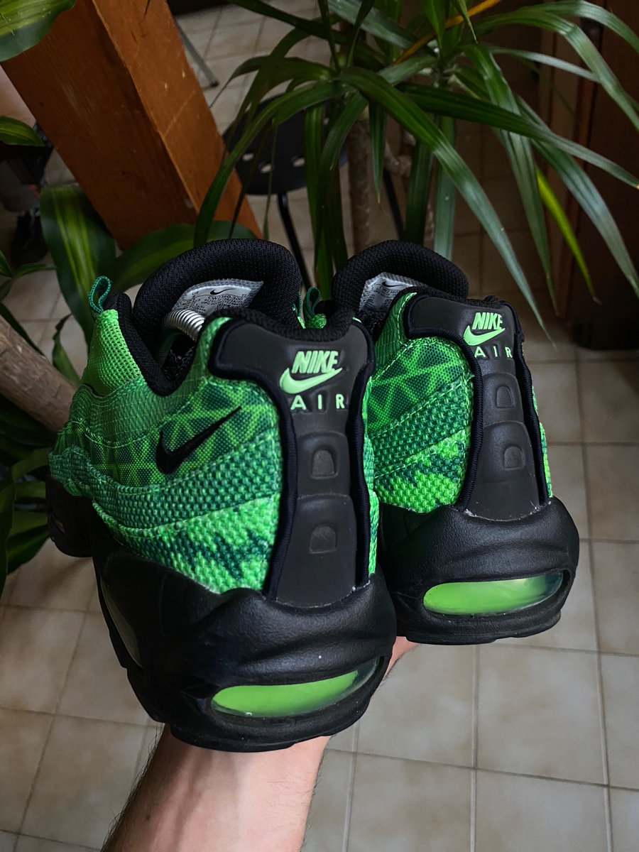 Nike Air Max 95 « Naija »

42.5eu/9us/8uk available ✅

Prix : 160.00€ 

↪️bubblemax.fr/product-page/a…