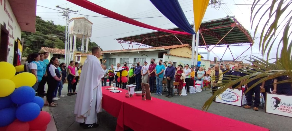 #Mérida | Nueva Casa de Alimentación "Señora del Amparo" ubicada en la parroquia el Amparo, municipio Tovar, atenderá a 150 personas entre niños, niñas, jóvenes y adultos, diariamente con una nutrición balanceada

#AlimentarEsVencer