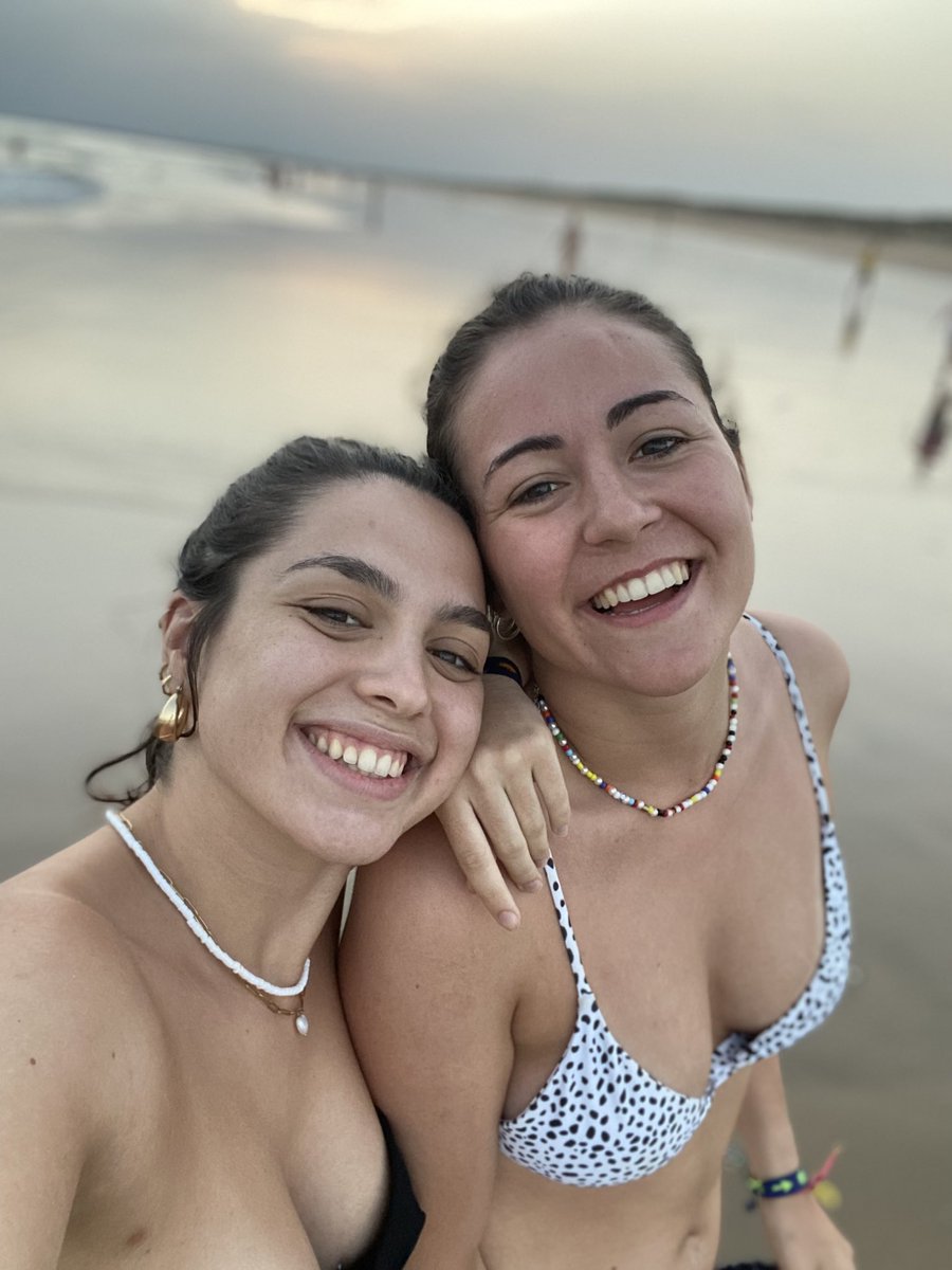 elenabarril's tweet photo. No podría haber tenido mejor despedida del verano, con esta personita a mi lado 🫶🏼🥱@pilarmule https://t.co/CWNMYpt1sX