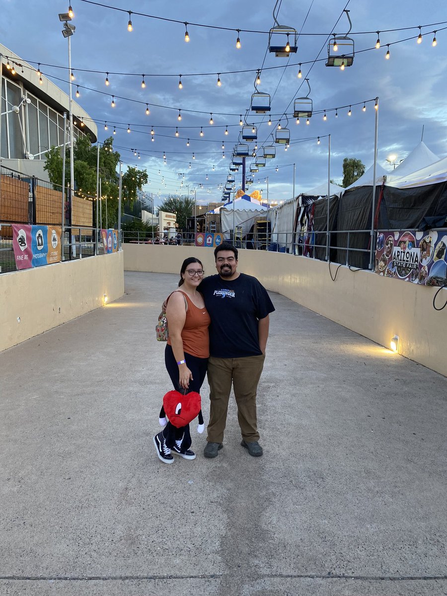 a_sweezy15's tweet photo. AZ➡️NV
i am extremely proud of my fiancé, after 7 months of hard work he has become a harley davidson tech! my little family is complete again, i’m excited to see what the future holds for us🎉🥹💛 @GeoRazo626 https://t.co/lnx5HILCJ7