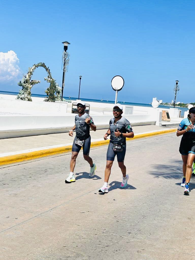 richastudillo's tweet photo. Estoy agradecido con Dios, con mi cuerpo, con mi mente, con mi entorno, y con mi familia quienes fueron mi motivación. Hoy te puedo decir que todo lo que sueñas se puede alcanzar ¿Cuál es la clave? Perseverancia, constancia, resiliencia y lo más importante: creer en uno mismo. https://t.co/3hPpWUU42b