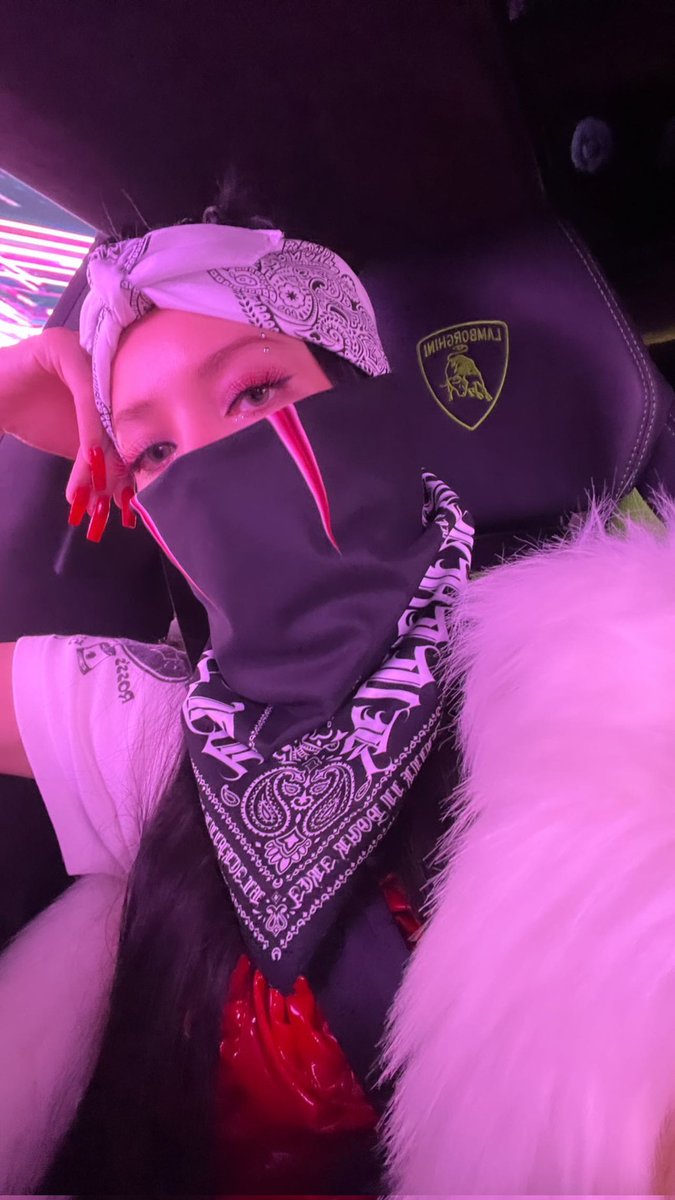 rubyjane_ni's tweet image. 🔥🔥