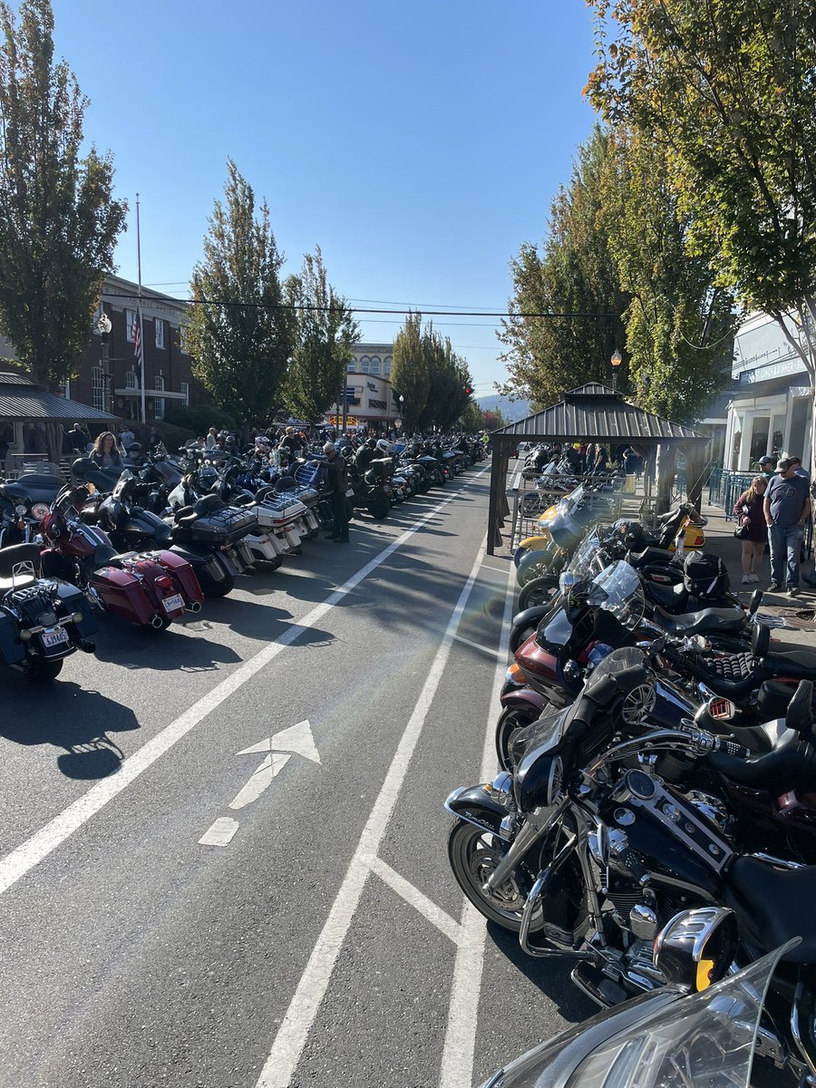 CVMA11_4's tweet photo. Chapters from around the state met up and represented at the Oyster Run in Anacortes. Can’t wait for next year!!! https://t.co/E11Kb8iKj7