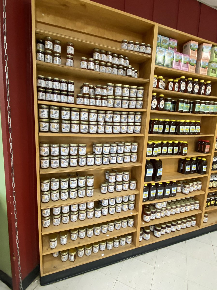 maXolo_travel's tweet photo. Traveled all the way
to the state a few miles away and discovered a special little place called The Peach Stand which turned out to be a country store / grocery store / gas station all in one! #solotravel #countrystore #fortmill #southcarolina #maxolo https://t.co/wxBHpWNuPY