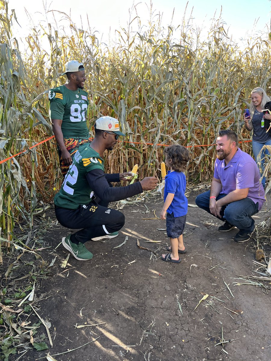 Amazing day at the maze with these legends!

Thank you <a href="/GoElks/">Edmonton Elks</a> 
#goelks