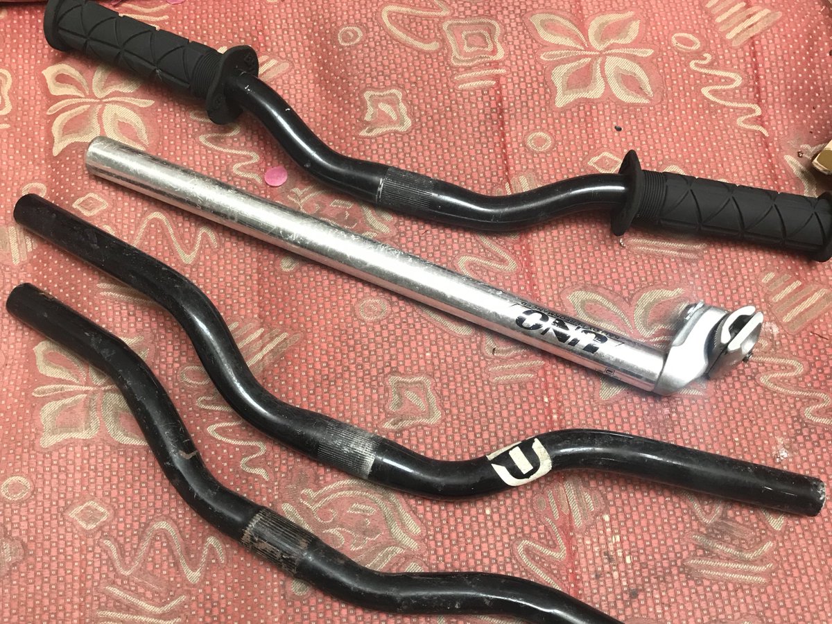 riser bars brev, i-d , unbranded, seatpost uno. ambil semua 250 aja lokasi jagakarsa thanks! #fnfjb