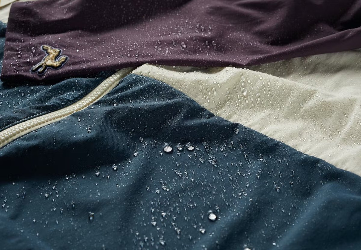 impulsedrops's tweet photo. trying to find a new running jacket for the Fall season...might be dropping something soon https://t.co/mG7Bwo60Id