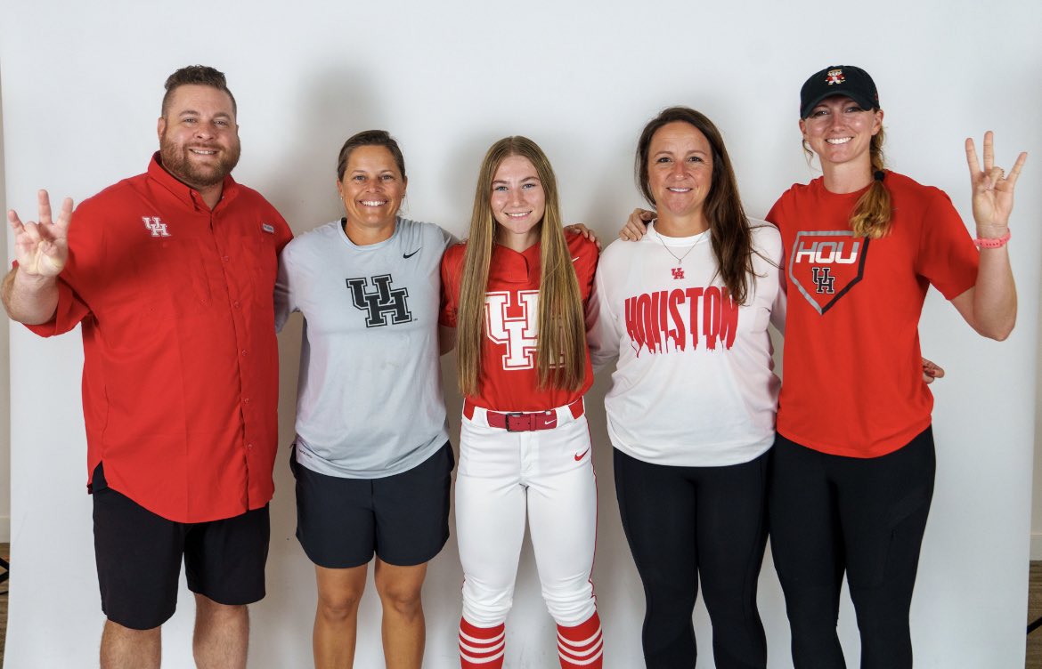 𝐞𝐦𝐢𝐥𝐞𝐞 𝐩𝐫𝐨𝐜𝐡𝐚𝐬𝐤𝐚 tweet media