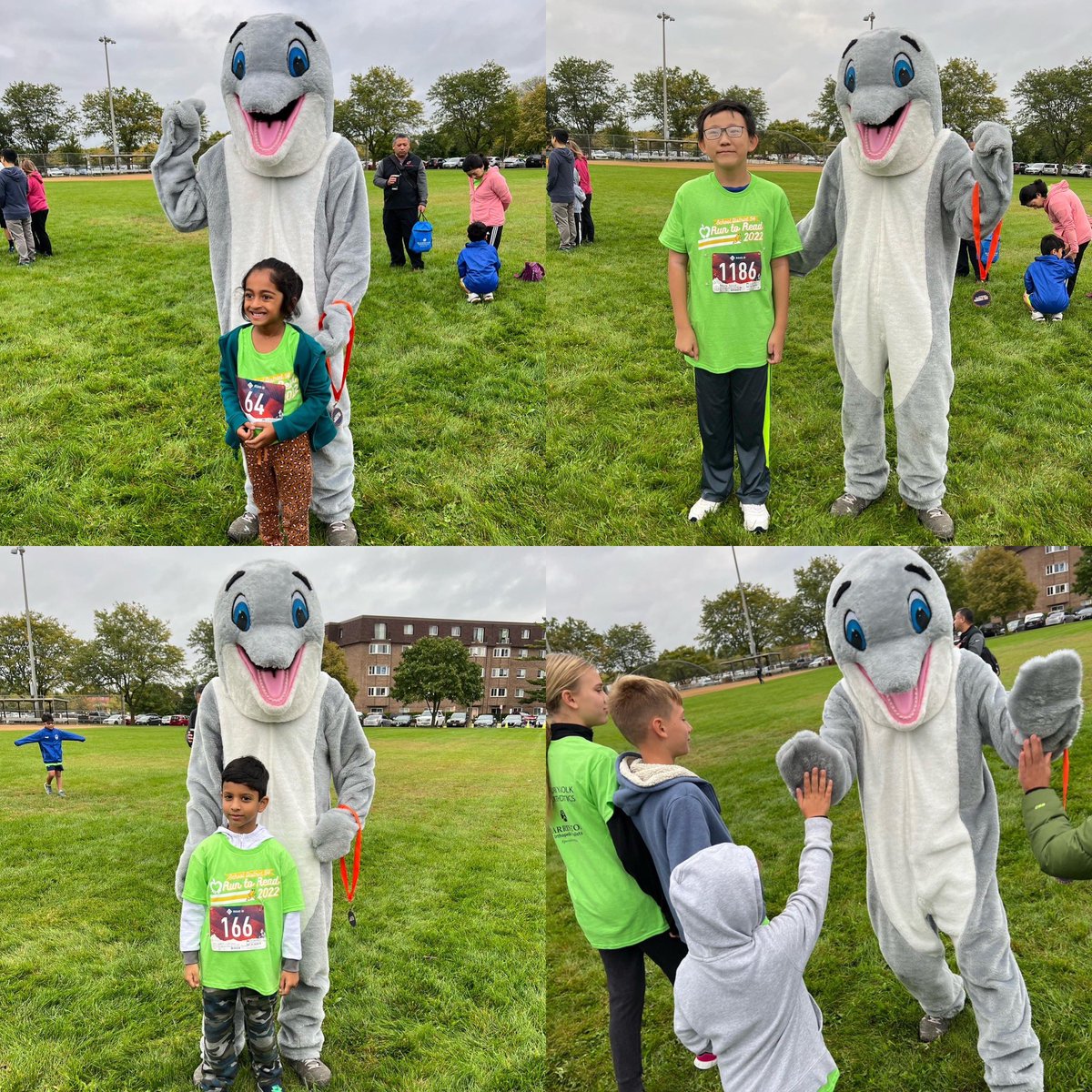 DirksenDolphins's tweet photo. All smiles with the BEST MASCOT EVER!!!ππ¬ We π Dash! #54Run2Read #thisisourtime #thisisdirksen #wearedirksen #weare54 https://t.co/PMpRSDc65V