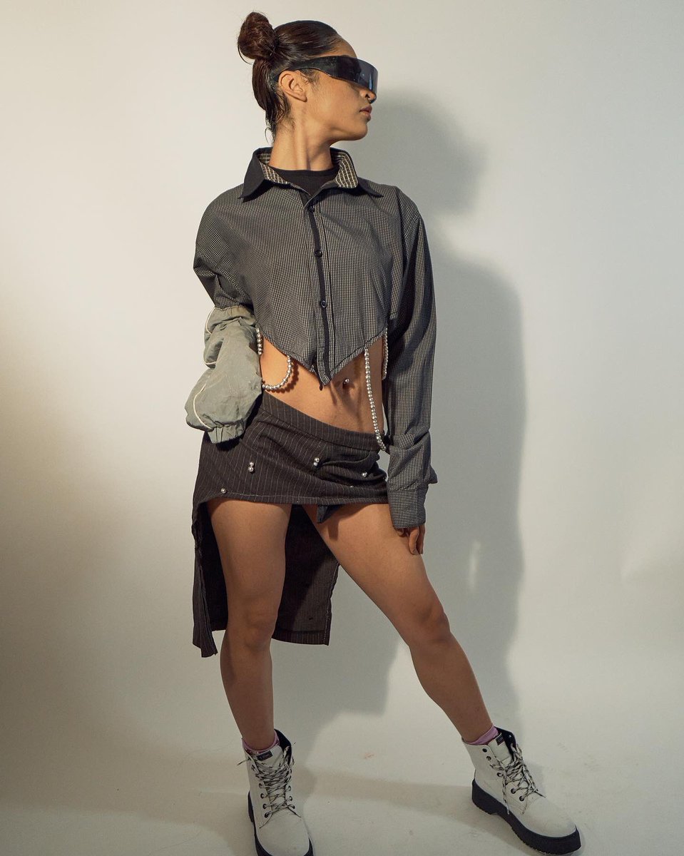 Fabian_glez_'s tweet photo. Dándole una segunda vida a la ropa 
Fotos para @ferni_records_ 
Modelo @ojitosdepizza / @vodkanegra_ / @ferni_criktoker 
Maquillaje @aayrika2001 https://t.co/3q78VPywLm