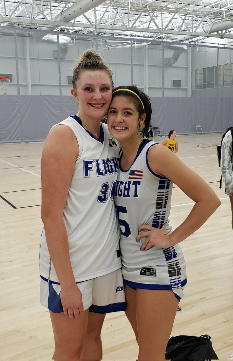 Fall Ball started today and it was great seeing this group on the court dominating. They work amazing together. Zo is always a beast and a force on the court  🏀 <a href="/ZoandriaB/">Zoandria Bamm</a> <a href="/CoachColeCC/">Coach Cole</a> @FlightMsf <a href="/5Maddux/">Maddux</a>