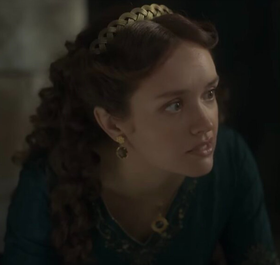 Elinor_Ostrom26's tweet photo. Nunca pensé en odiar a un personaje más que a Cersei Lannister, hasta que llegó esta víbora #HouseOfTheDragon https://t.co/1fVJU9BRVx