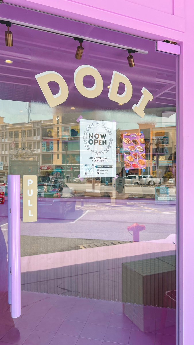 NWahidahhh's tweet photo. If you happen to be in Kuantan, please find this cute snack place for an awesome croffles and lemonade 🍋💖 

Definitely in my wajib-pergi-cafe-list 😍

@DodiCroffles @KuantanTV https://t.co/5neGx894JQ