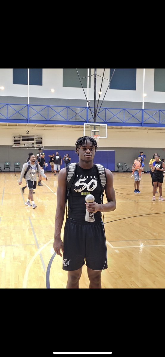 ChoctawHoopsFWB's tweet photo. Congrats to @TariqPitts on being selected top PF at the select 50 showcase.  Kid is going to have a big SR. Year.  #GBG https://t.co/SuaNeQTTWb